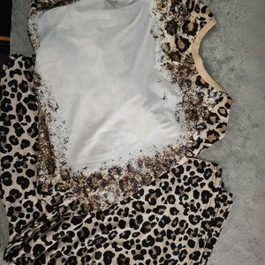 Leopard Print outfit size 3X pants are bellbottoms